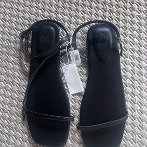 GAP Black Minimalist Ankle-Strap Flat Sandals